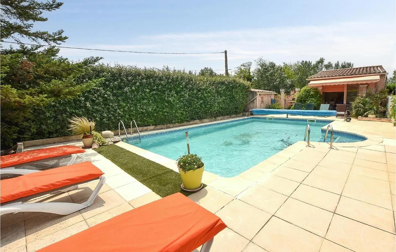 Gorgeous Stacaravan In Entraigues-Sur-La-Sorgue